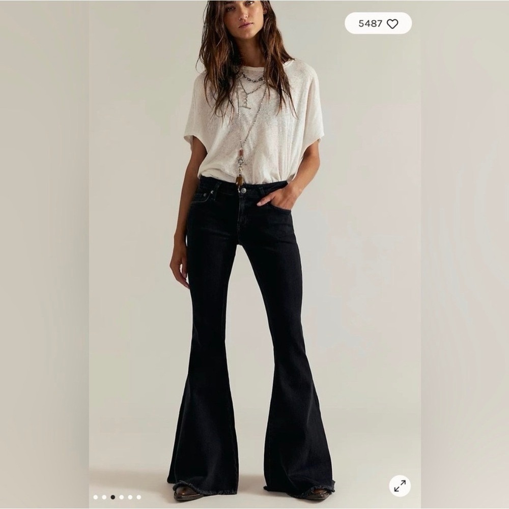 Free People We The Free Emre Low Rise Flare Jeans NWT Bell Bottom $98 Size 29 - Picture 2 of 3